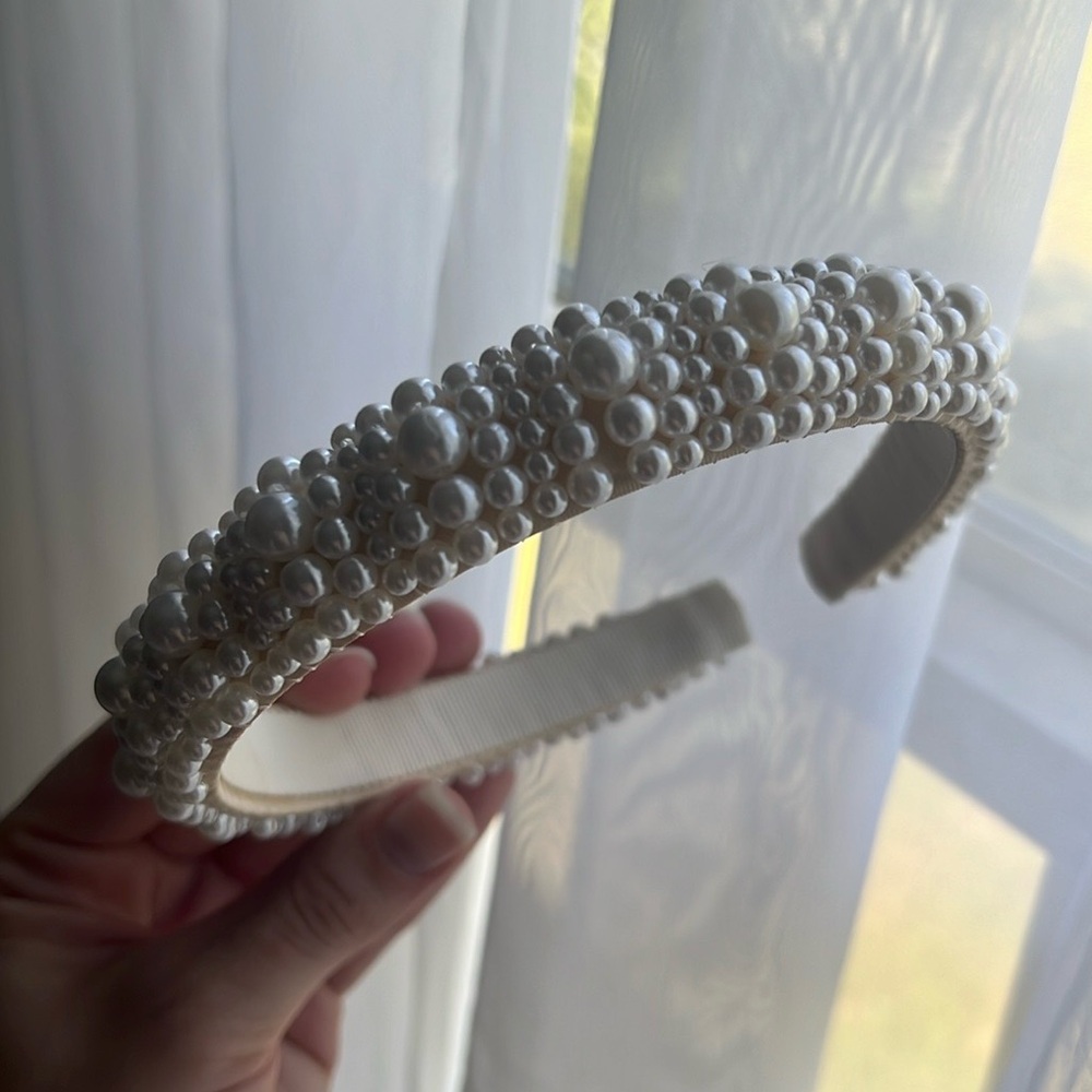 Elegant Pearl Headband